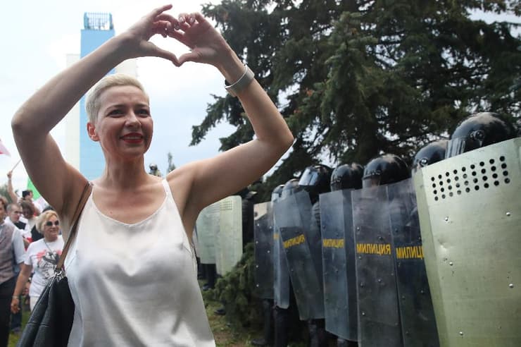 מריה קולסניקובה אחד ממנהיגי האופוזיציה ב בלארוס הפגנה ב מינסק