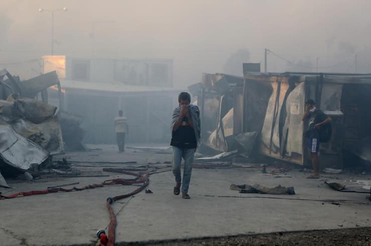 שריפה מחנה פליטים מוריה