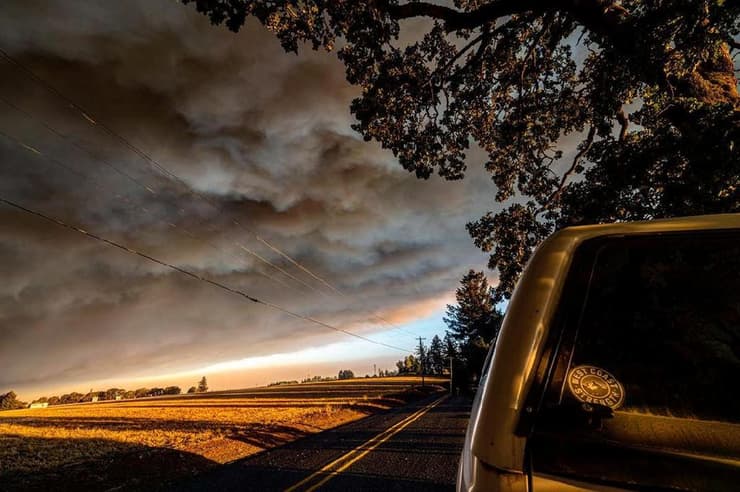 עשן ה שריפה שריפות ליד סיילם ב אורגון ארה"ב