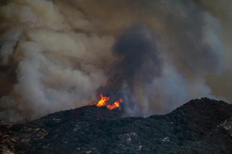 שריפה שריפות ב הרי סן גבריאל צפונית ל לוס אנג'לס קליפורניה ארה"ב