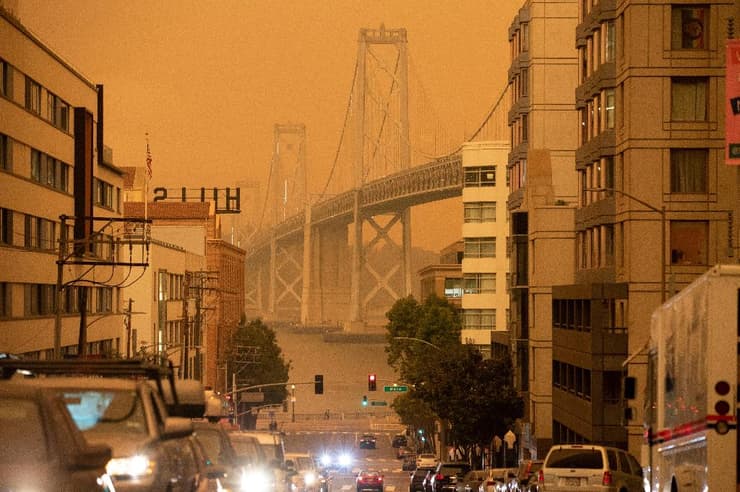 שמיים כתומים ב סן פרנסיסקו קליפורניה ארה"ב עקב עשן ה שריפה שריפות