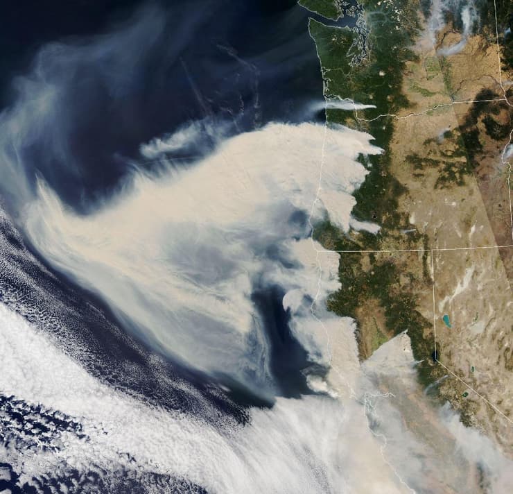 עשן מ שריפה שריפות הענק ב מערב ארה"ב קליפורניה וושינגטון ו אורגון צילום לוויין