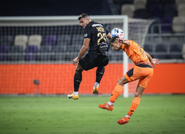 אלמוג מול אבישי כהן