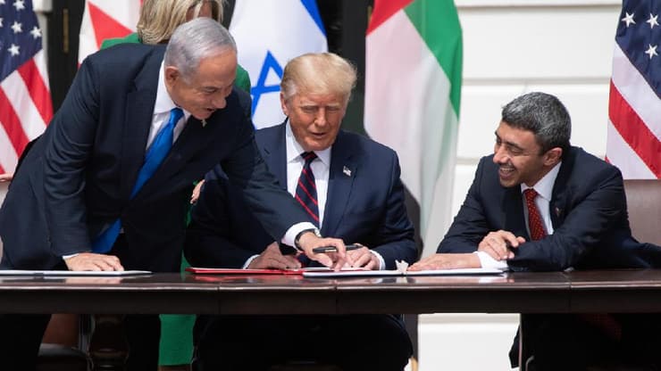 שר החוץ של איחוד האמירויות: עבדאללה בן זאיד דונלד טראמפ בנימין נתניהו חתימת הסכם השלום בין ישראל לאיחוד האמירויות בבית הלבן
