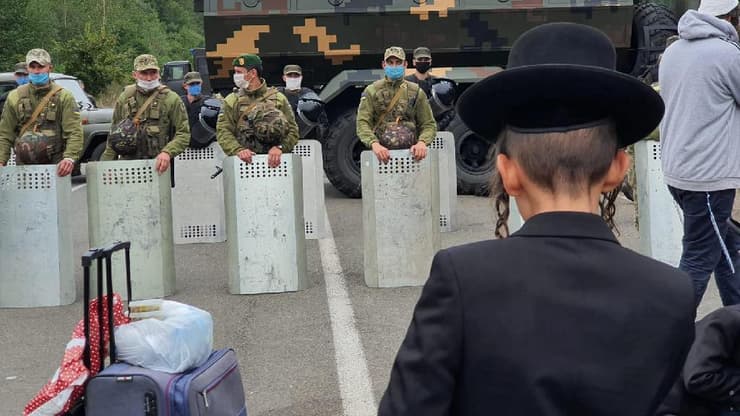צליינים יהודים, המתכננים להיכנס לאוקראינה משטחה של בלארוס