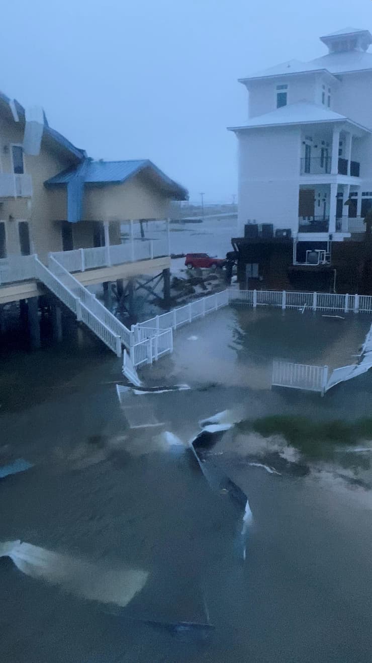 נזק הצפות ב גולף שורס ב אלבמה סופה הוריקן סאלי ארה"ב