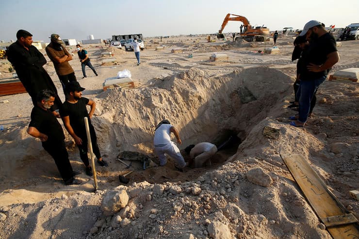 בית קברות לחולי קורונה שמתו ב נג'ף עיראק