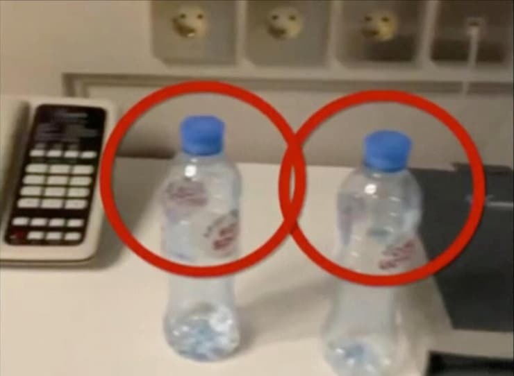 בקבוקי המים במלון בסיביר. מתוך הסרטון שפרסם הצוות של נבלני 