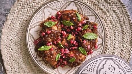 עוף עם רימונים