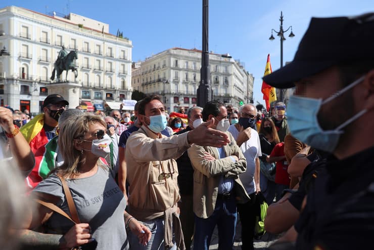 מפגינים נגד ה סגר מדריד ספרד קורונה