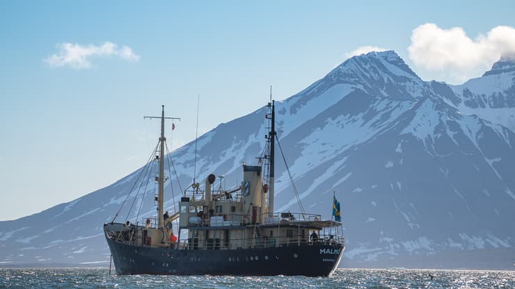 נזכרים בטיולים: הפלגה לקוטב הצפוני