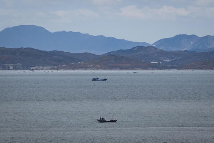 האי יאונפיאונג דרום קוריאה ליד הגבול עם צפון קוריאה