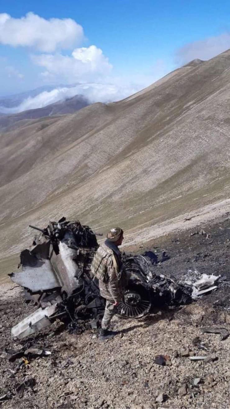 שרידי מטוס קרב ארמני שלטענת ארמניה מטוס קרב טורקי הפיל ב נגורנו קרבאך