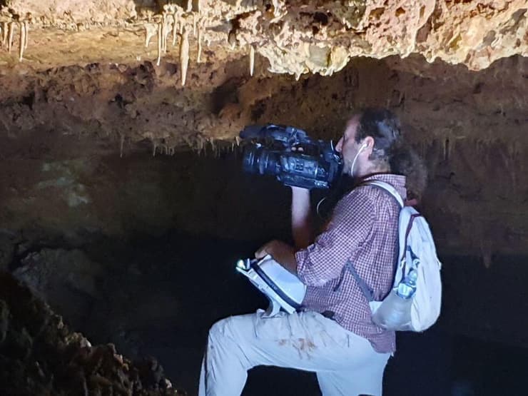 צלם ynet האמיץ, גיל יוחנן, בעומק המערה