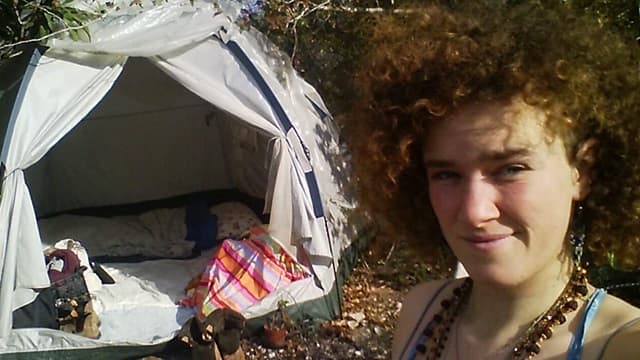גאיה אפטוביצר והאוהל