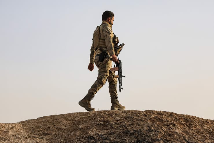 מורדים סורים שנתמכים על ידי טורקיה במחוז רקה בצפון סוריה
