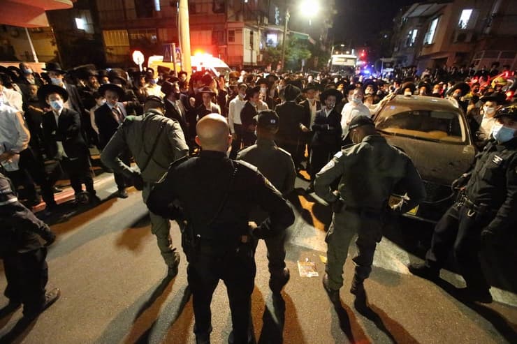 עימותים בין שוטרים לקבוצות חרדים בסמוך לבית הכנסת חסדא בבני ברק