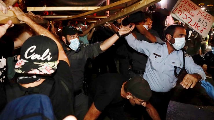 עימותים בין משטרה למפגינים בתל אביב
