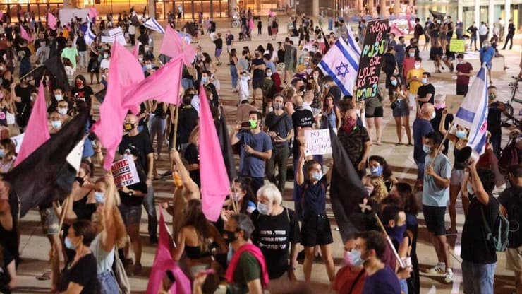 הפגנות נגד הממשלה ובנימין נתניהו בכיכר הבימה בתל אביב