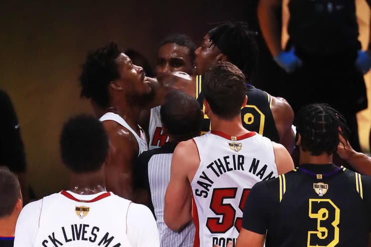 הדם עלה להווארד ובאטלר לראש