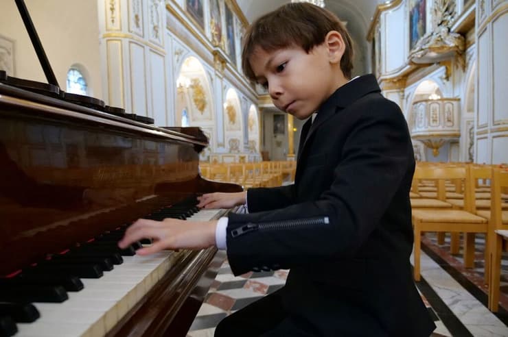 הפסנתרן הצעיר