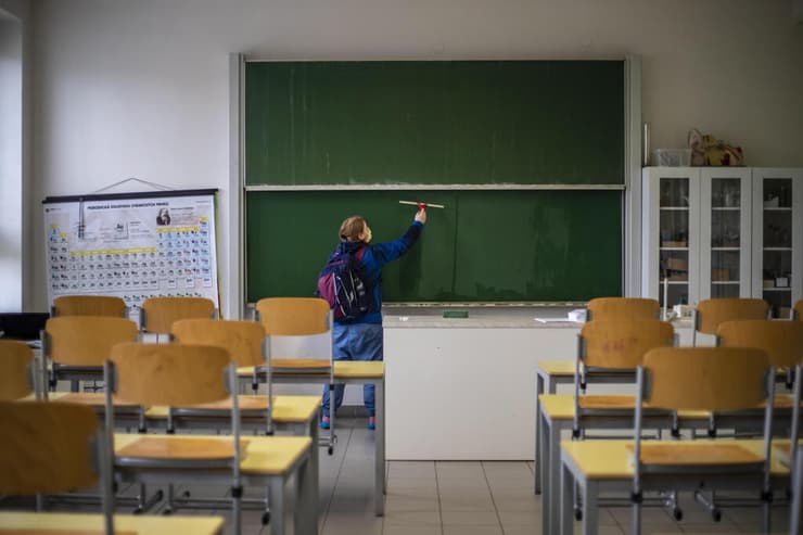 סוגרים את בתי הספר ב צ'כיה קורונה