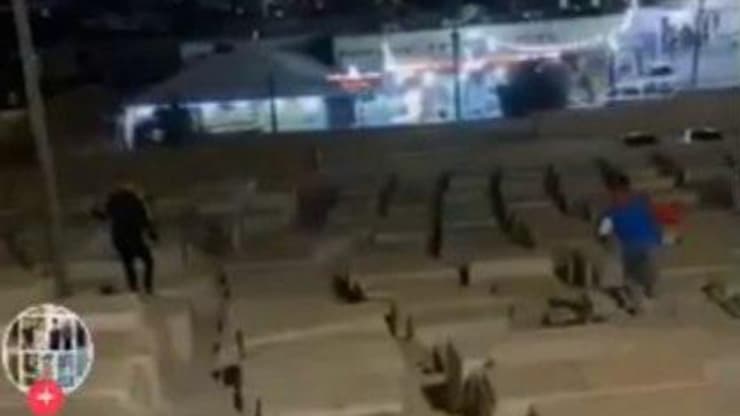 צעירים רצים על קברים בהר הזיתים בסרטון "טיקטוק"