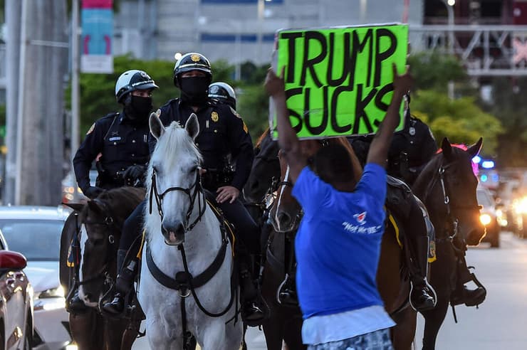 מתנגדי טראמפ במיאמי, פלורידה