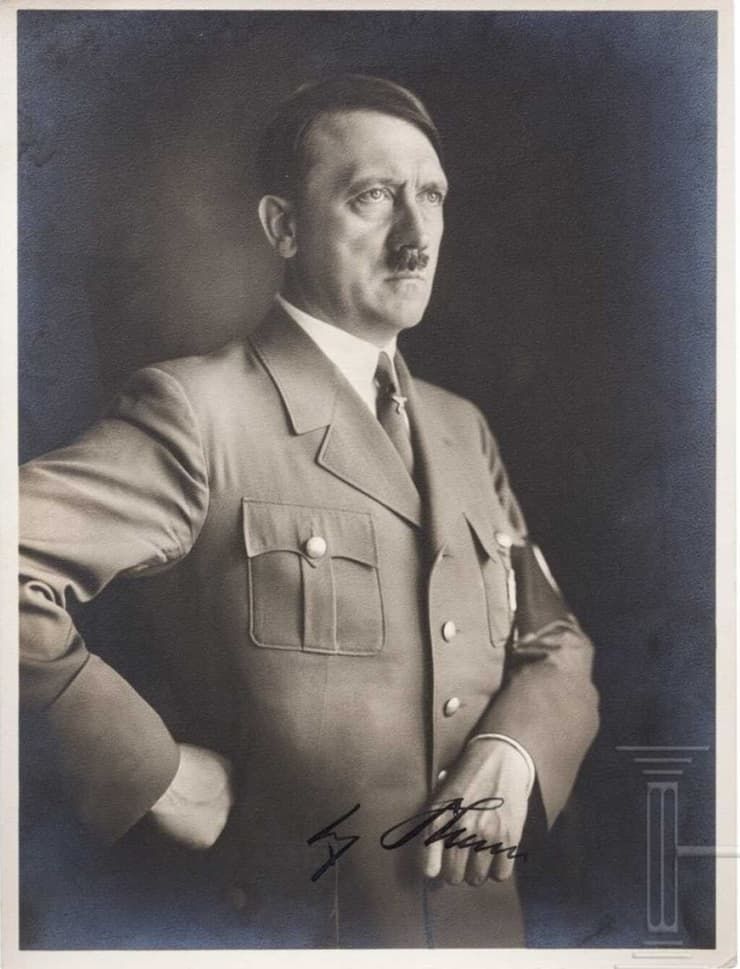 גלויה של היטלר עם חתימתוח