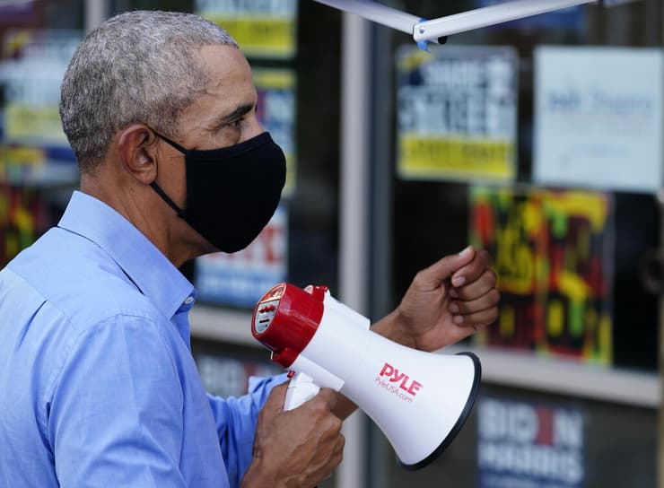 ברק אובמה בעצרת בחירות של ג'ו בדיין בפילדלפיה 