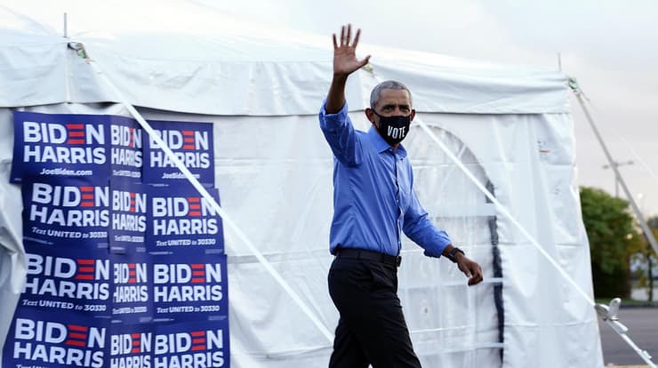 ברק אובמה בעצרת בחירות של ג'ו בדיין בפילדלפיה 