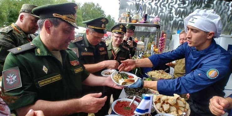 טבחים צבאיים בתחרות אוכל מוסקבה