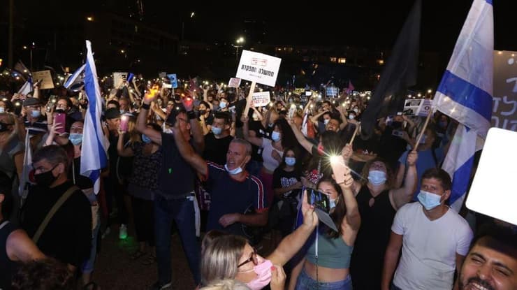 הפגנת התנועה לאיכות השלטון בכיכר רבין
