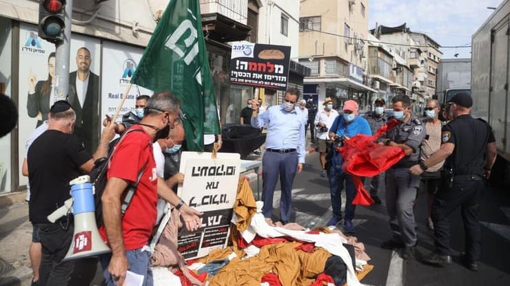 מחאה עצמאים תל אביב דרישה לפתוח את חנויות הרחוב
