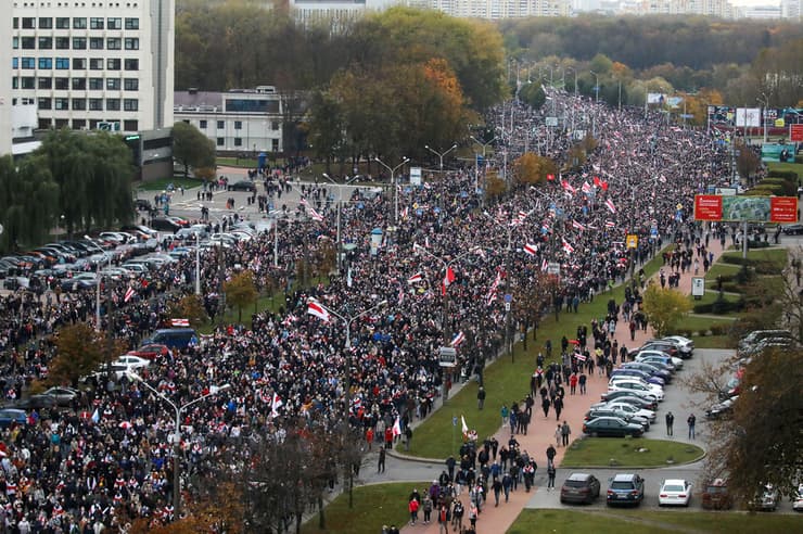 הפגנה ב-25 באוקטובר נגד שלטונו של נשיא בלארוס אלכסנדר לוקשנקו ב מינסק