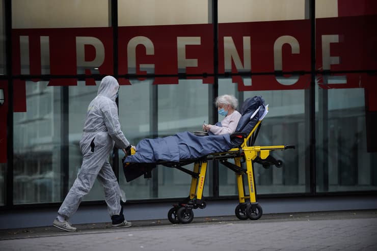 חולה בית חולים ב פריז קורונה צרפת
