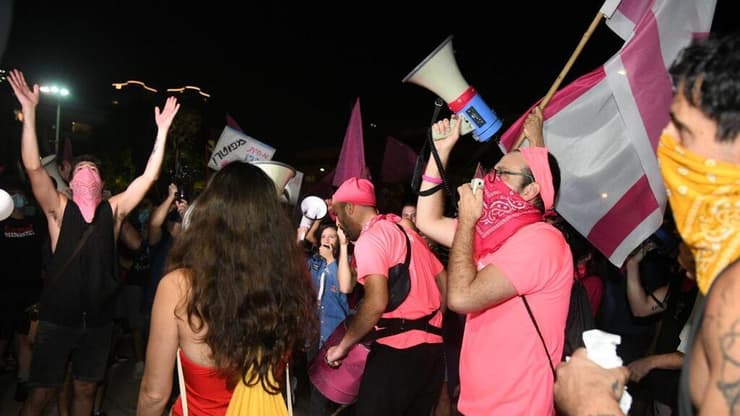 מחאת ארגוני הצעירים ברחבת הבימה בתל אביב