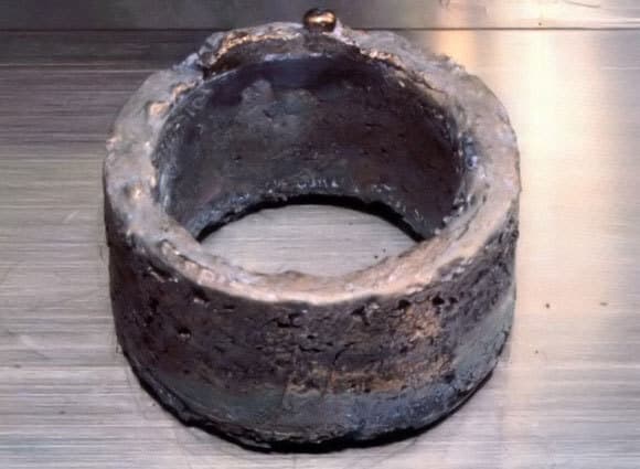 טבעת פלוטוניום בקוטר 11 ס"מ שוקלת כ-5 קילוגרם ומספיקה לייצור פצצה גרעינית אחת