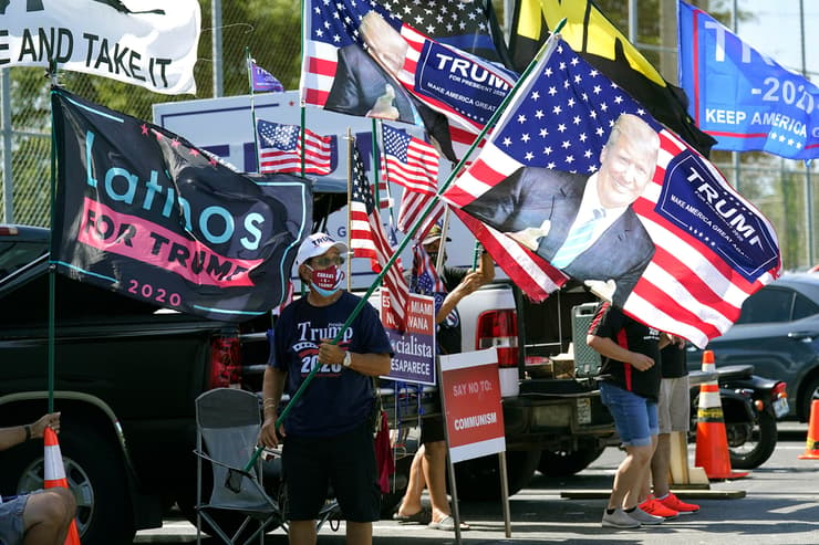 קובנים בעד טראמפ ב פלורידה ליד מיאמי בחירות ארה"ב