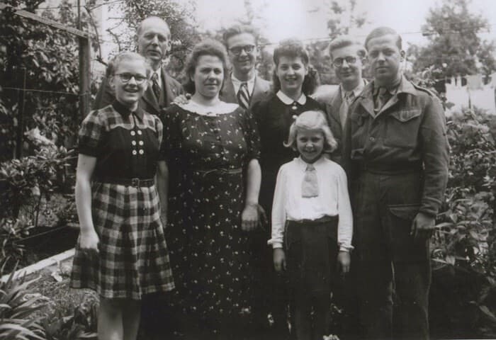 משפחתה בשנים 1945-1946