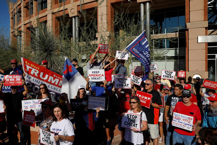 פניקס אריזונה הפגנת תמיכה ב טראמפ בחירות נשיאות ארה"ב