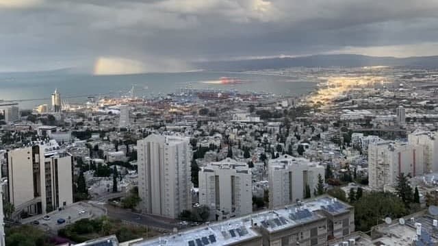 קשת בענן מעל מפרץ חיפה