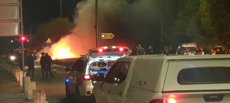 הרכב עלה באש לאחר מרדף משטרתי בחיפה - אדם אחד נהרג