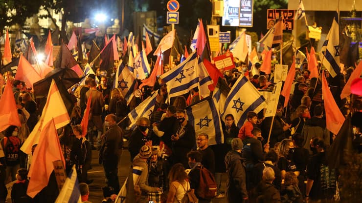 הפגנה מחאה מפגינים מעון ראש הממשלה בלפור ירושלים נגד בנימין נתניהו 