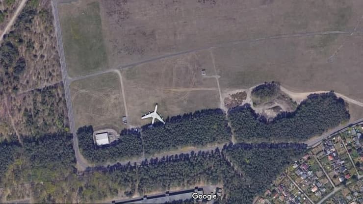 מטוס בואינג 707 שהיה פעם של אל על בנמל התעופה טגל בברלין