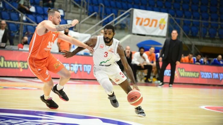 אמיר בל מול גולן גוט