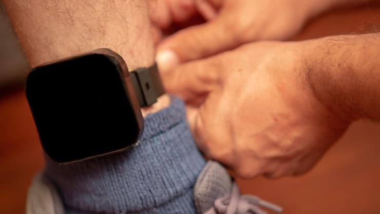 אילוס אזיק אלקטרוני