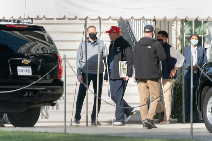 דונלד טראמפ בדרך למגרש גולף ב וירג'יניה יוצא מ הבית הלבן וושינגטון ארה"ב