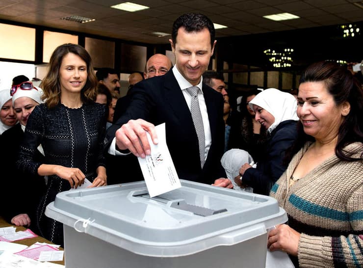 בשאר אל אסד מצביע בחירות 2016 ליד אסמה סוריה