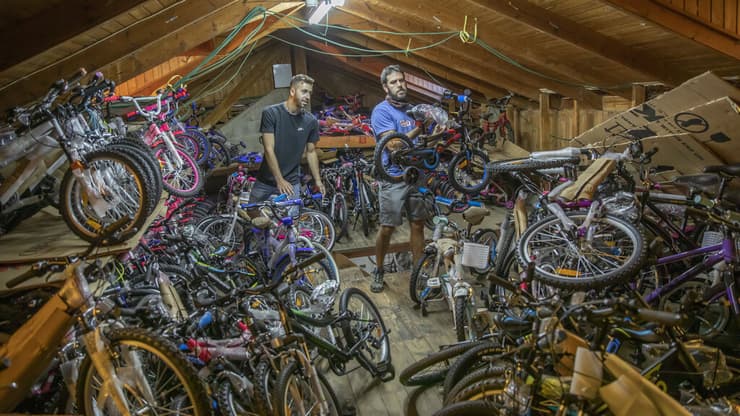 מחסן אופניים למשלוחי אופנים של אופני לזמי בכפר יונה